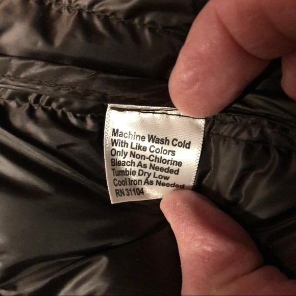 RED CAMEL WOMENS QUILTED RED VEST SIZE SMALL EUC - Picture 6 of 8